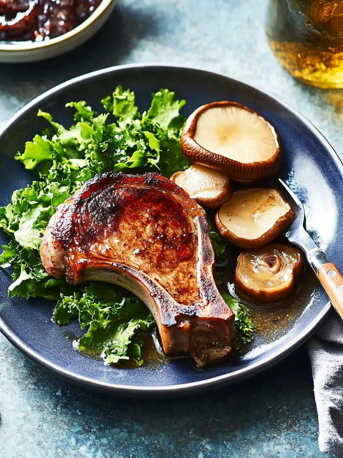Savory Pork Chops with Shiitake Mushrooms for a Hearty Feast 4 Pork Chops With Shiitake Mushrooms